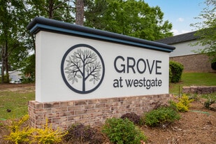 Grove at Westgate- NEWLY RENOVATED in Dothan, AL - Building Photo