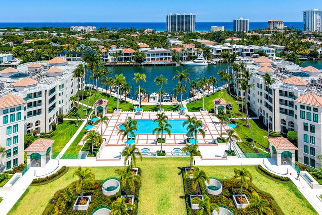 100 SE 5th Ave in Boca Raton, FL - Foto de edificio - Building Photo
