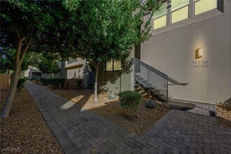 11236 Rainbow Peak Ave in Las Vegas, NV - Building Photo - Building Photo