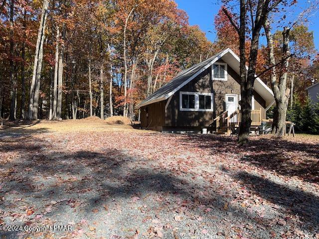 118 Tyrolean Way in Henryville, PA - Building Photo