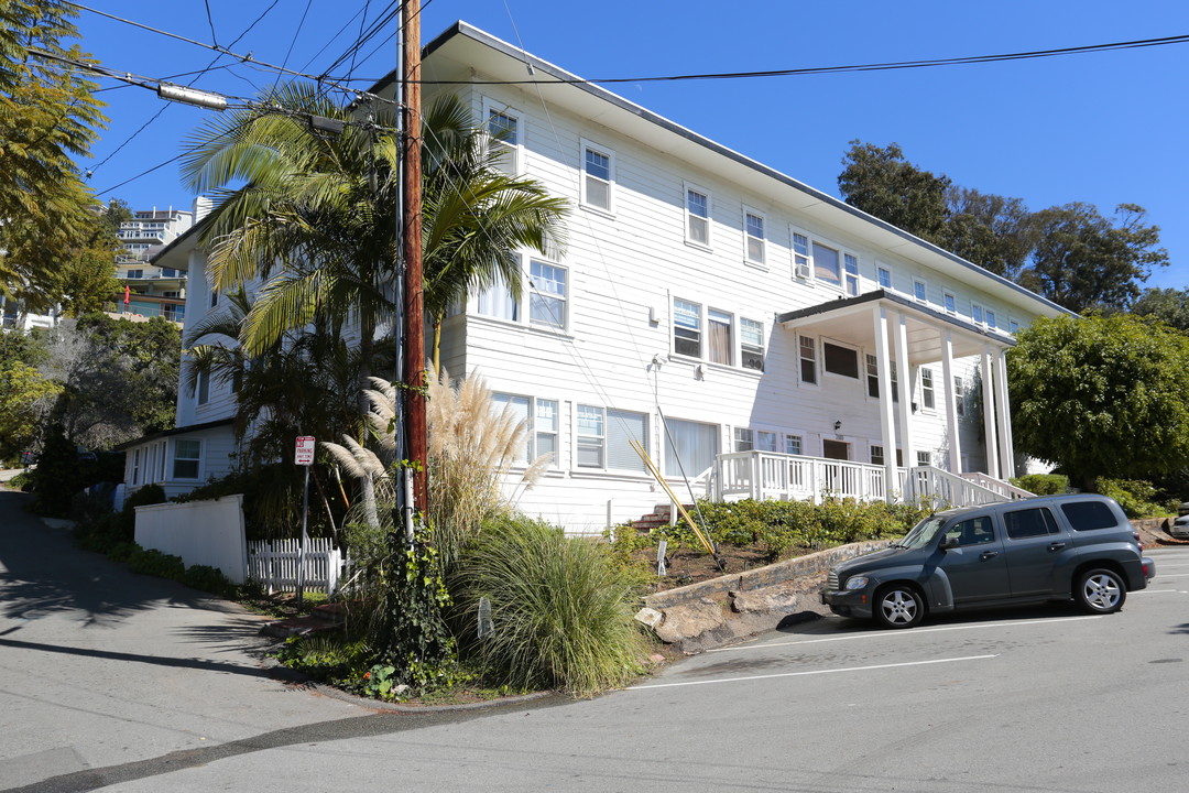 Arch Beach Tavern Apartments in Laguna Beach, CA - Building Photo