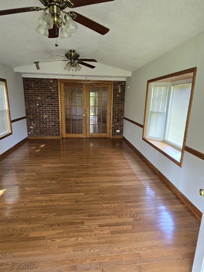 145 Keystone Dr in Blountville, TN - Foto de edificio - Building Photo