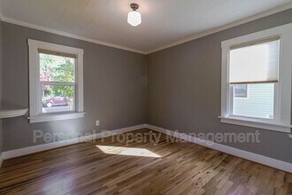 807 W 21st St in Vancouver, WA - Building Photo - Building Photo