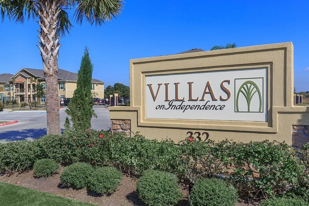 332 Independence Dr in Port Lavaca, TX - Building Photo