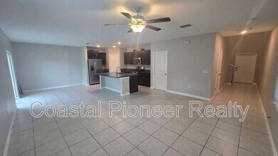 10335 Blue Plume Ct in Riverview, FL - Building Photo - Building Photo