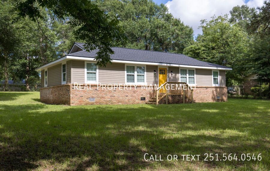 5023 Santos Dr W in Mobile, AL - Building Photo