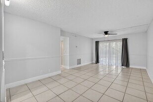 644 NW 13th St, Unit 644 NW 13th Street #11 in Boca Raton, FL - Building Photo