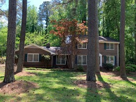 200 Rollingwood Dr in Athens, GA - Building Photo