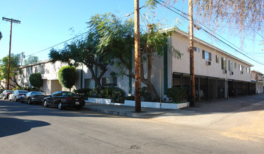 4749 Denny Ave in North Hollywood, CA - Building Photo - Building Photo