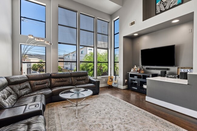 property at 1039 Bonner St