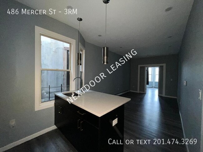 486 Mercer St in Jersey City, NJ - Building Photo - Building Photo