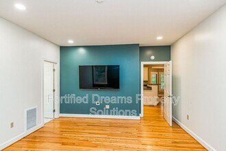 3404 Iva Ada Dr in Hillsborough, NC - Building Photo - Building Photo