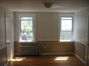 13 Lemon St, Unit Lemon St in Salem, MA - Building Photo - Building Photo