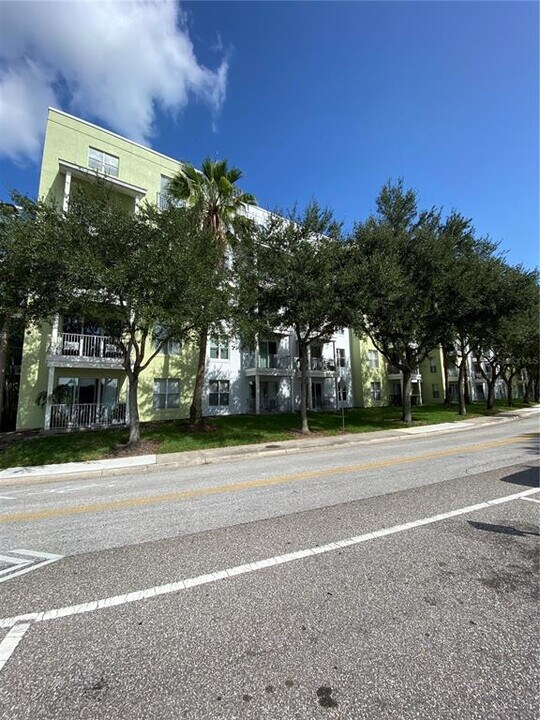 1501 Doyle Carlton Dr in Tampa, FL - Building Photo