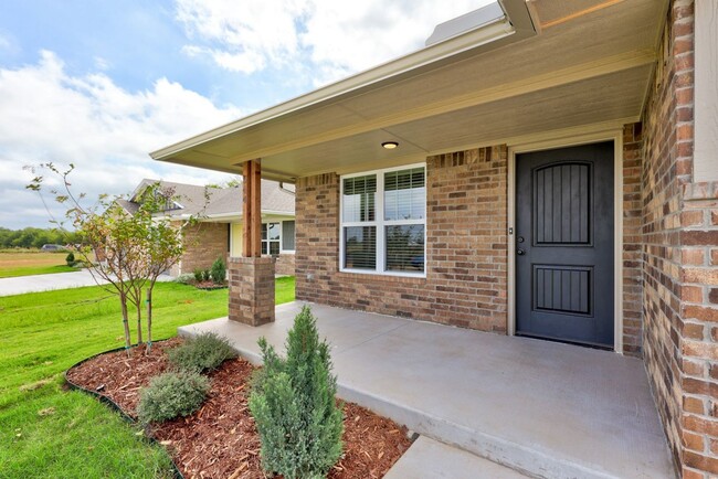 614 Juniper St in Washington, OK - Foto de edificio - Building Photo