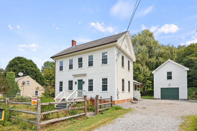 3238 Main St in Becket, MA - Building Photo - Building Photo