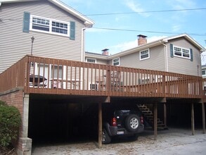 219 Eisenhower Dr, Unit 3 in Bloomington, IL - Building Photo - Building Photo