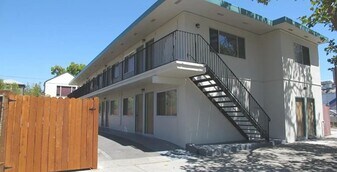 1213 San Pablo Ave in Berkeley, CA - Building Photo