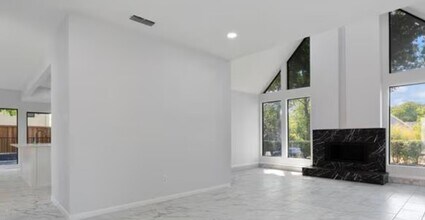 17250 Stedman Dr in Dallas, TX - Building Photo - Building Photo