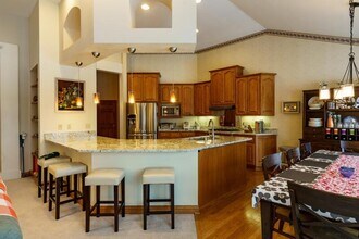 5432 W Burning Bush Ln in Mequon, WI - Building Photo - Building Photo