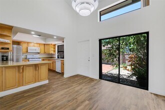 10516 SW 112th Ave in Miami, FL - Building Photo - Building Photo