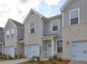 479 Payne Dr in Mcdonough, GA - Building Photo