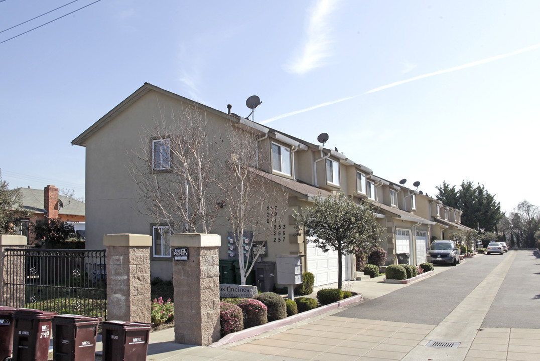 253-257 Laurel Ave in Hayward, CA - Foto de edificio