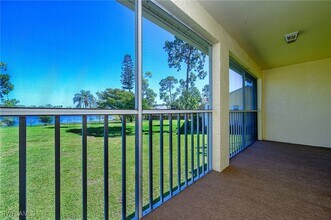 2650 Kings Lake Blvd in Naples, FL - Building Photo - Building Photo