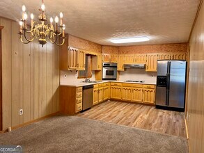 3710 Creekview Cir in College Park, GA - Building Photo - Building Photo