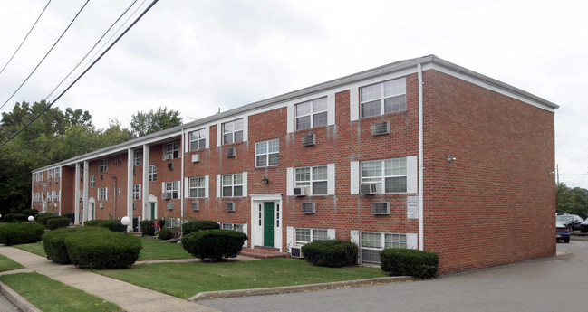 Casey Avenue Apartments in Edison, NJ - Building Photo - Building Photo