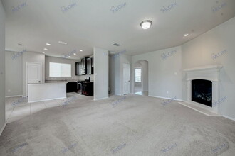 1504 Razorbill Rd in Denton, TX - Foto de edificio - Building Photo