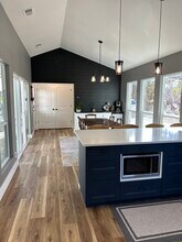 438 Eagle in Lakeway, TX - Building Photo - Building Photo