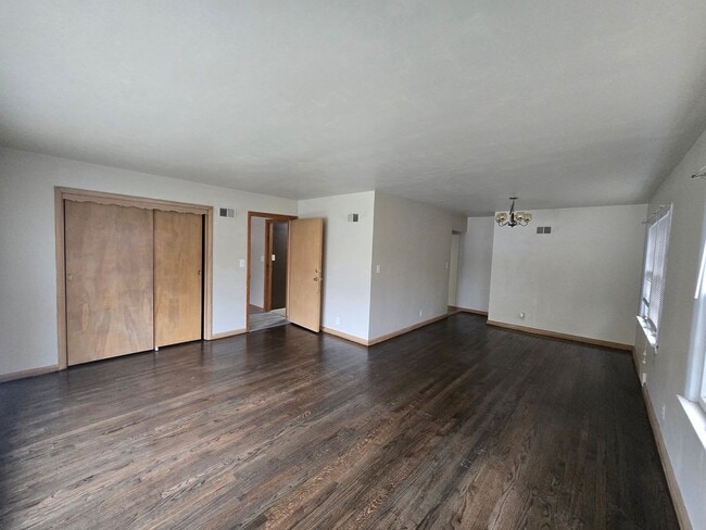 property at 4338 N Sheffield Ave