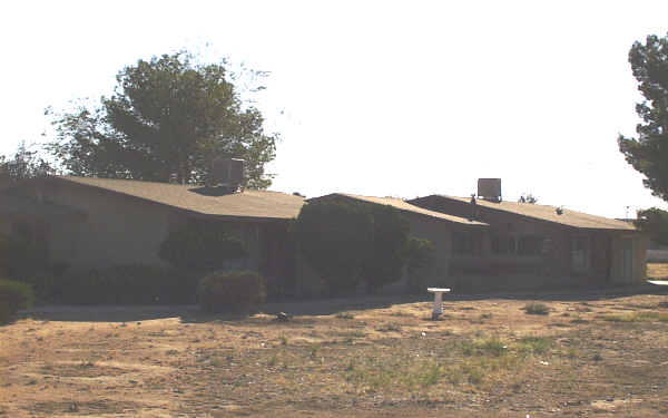 13400-13404 Navajo Rd in Apple Valley, CA - Building Photo - Building Photo