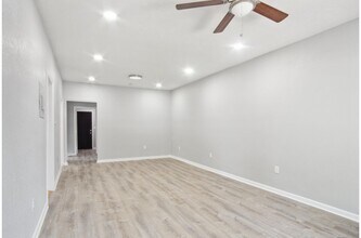 1412 Hays St in San Antonio, TX - Building Photo - Building Photo