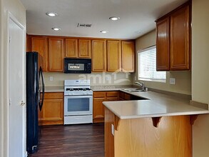 6387 Coral Flower Ct in Las Vegas, NV - Building Photo - Building Photo