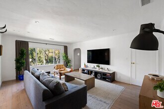 502 N Sweetzer Ave in Los Angeles, CA - Building Photo - Building Photo