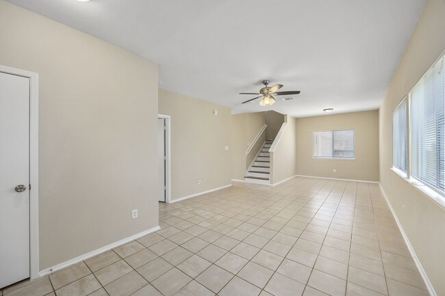 6158 Settlers Lake Cir E