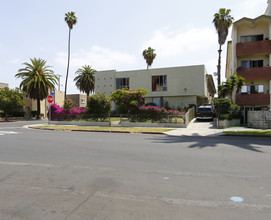 4267-4269 W 4th St in Los Angeles, CA - Building Photo - Building Photo