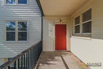 1518 College Ave in Manhattan, KS - Building Photo - Building Photo