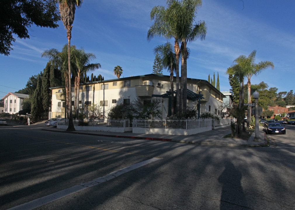 2929 St. George St in Los Angeles, CA - Foto de edificio