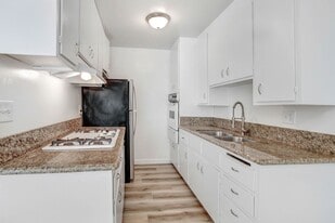 1550 S Saltair Ave in Los Angeles, CA - Building Photo