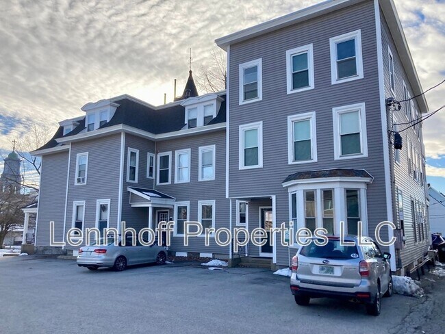 146 Walnut St in Manchester, NH - Building Photo - Building Photo