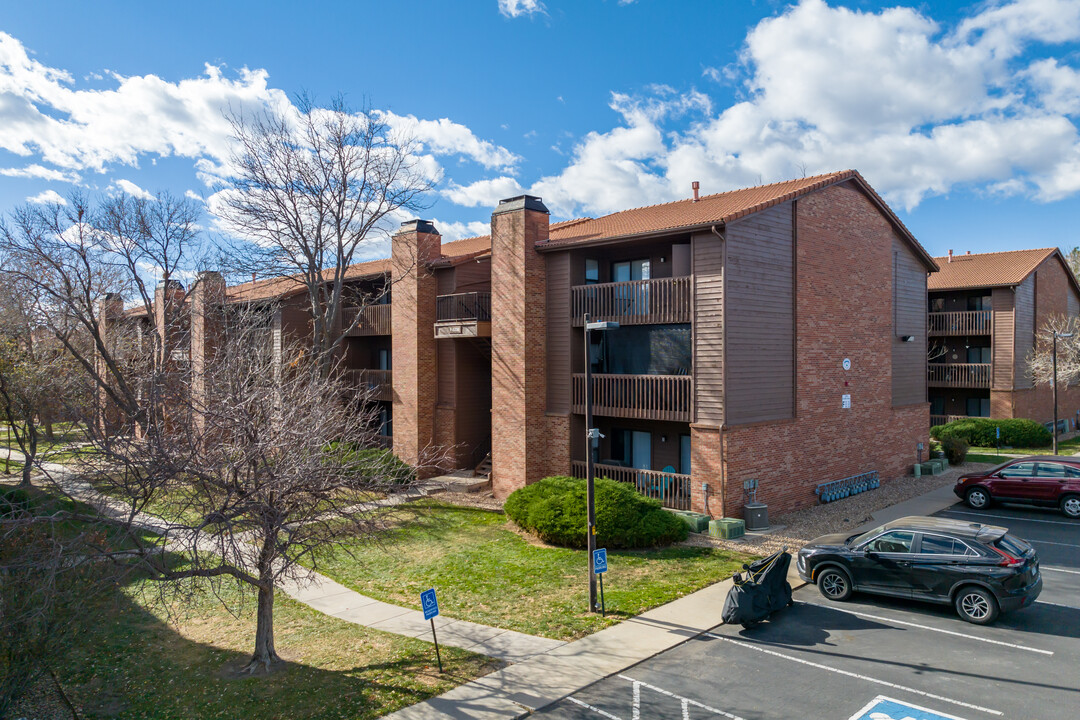 Palmetto Club Apartments in Arvada, CO - Foto de edificio