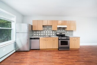 213 Ogden Ave. in Jersey City, NJ - Foto de edificio - Building Photo