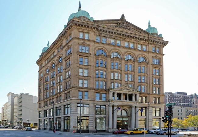 Germania Building in Milwaukee, WI - Foto de edificio - Building Photo