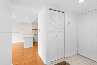 8810 SW 132nd Pl in Miami, FL - Foto de edificio - Building Photo