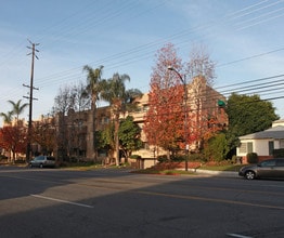 333 W Alameda Ave in Burbank, CA - Foto de edificio - Building Photo