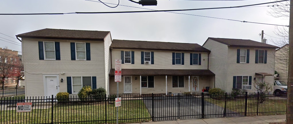 340 Littleton Ave in Newark, NJ - Building Photo