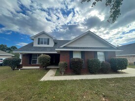 9702 Watkins Dr in Fairhope, AL - Building Photo